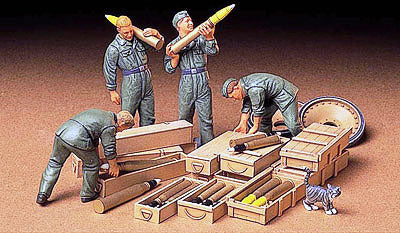 Tamiya 35188 1/35 German Tank Ammo-Loading Crew (4)