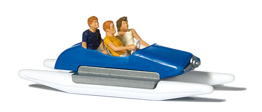 Preiser 10682 HO Scale Pedal Boat with Family Set 1 Figure Set