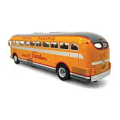 Iconic Replicas 430353 1/43 Scale GM PD4151 Silversides Coach Bus - Assembled --