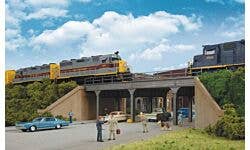 Walthers Cornerstone 933-4561 HO Urban Steel Overpass Kit