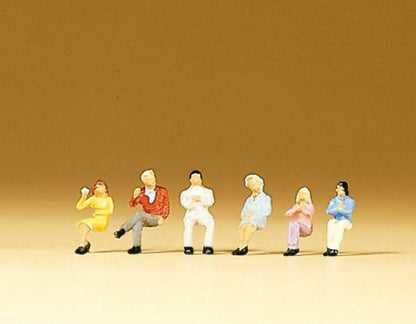 Preiser 79014 N Scale Pedestrians Sitting People #2