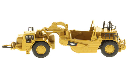 Diecast Masters 85542 1/125 Cat 657G Wheel Tractor Scraper