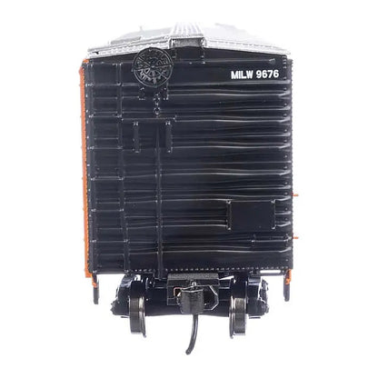 Walthers Mainline 910-3787 HO 50' Mech Reefer Milwaukee Road #9676