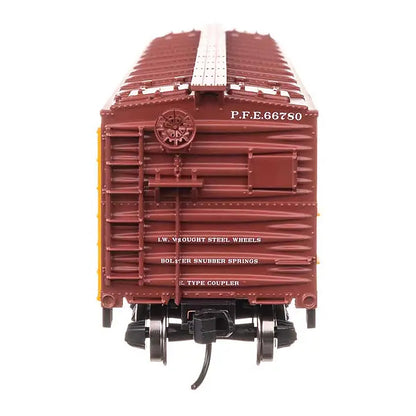 Walthers Mainline 910-41324 HO 40' Wood Reefer - PFE #66780