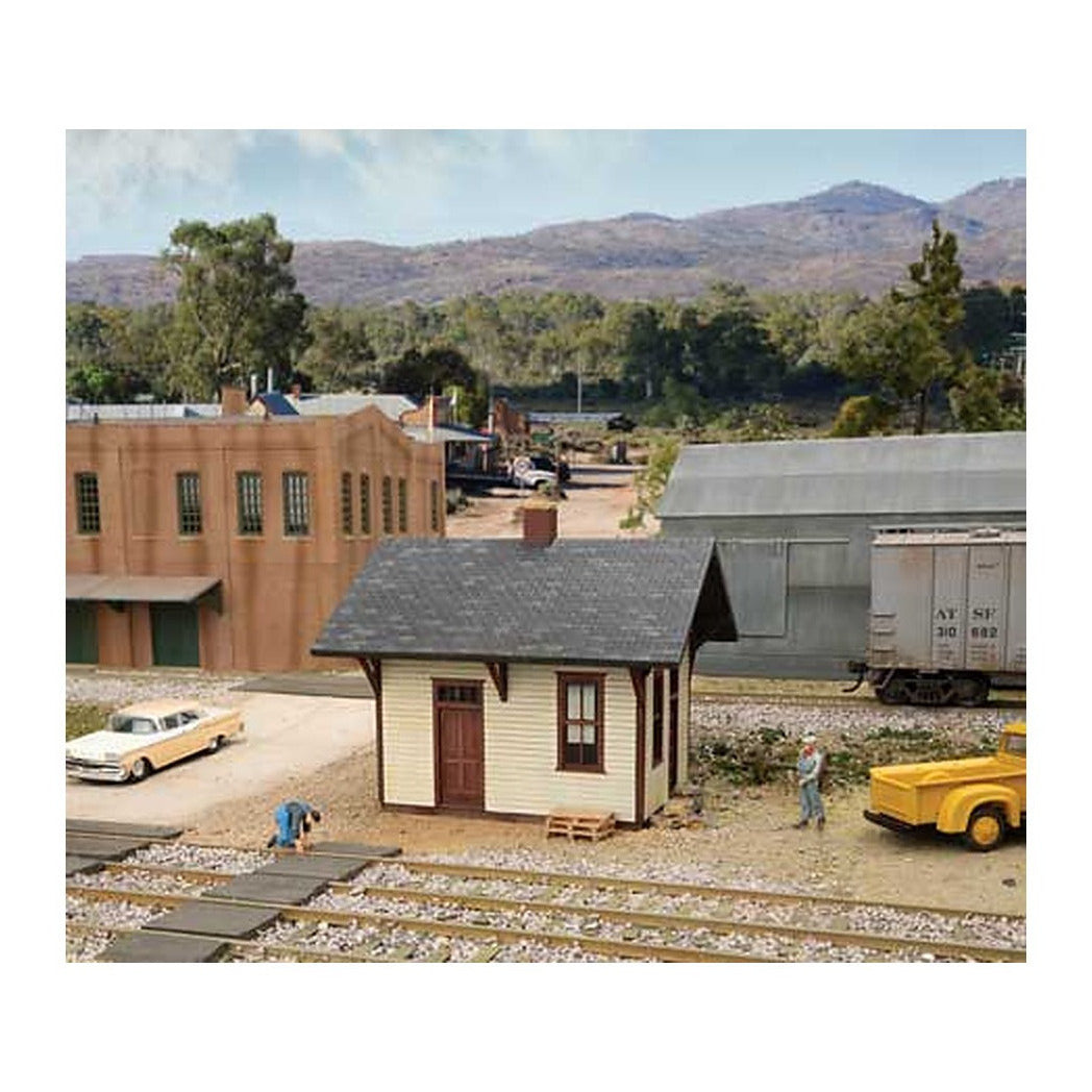 walthers cornerstone 4061 ho scale flag stop station kit 3 3 8 x 3 1 16 x 2