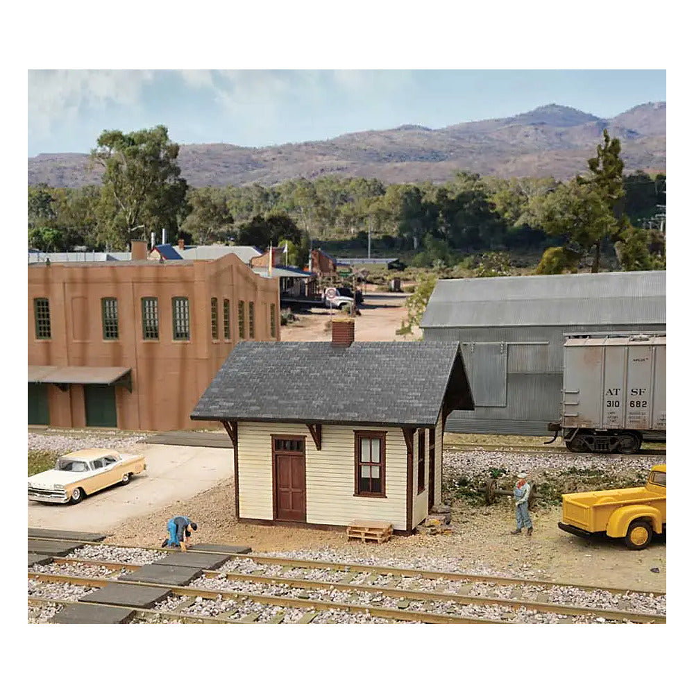 walthers cornerstone 4061 ho scale flag stop station kit 3 3 8 x 3 1 16 x 2