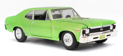 Maisto 31262MGR 1/24 1970 Chevrolet Nova, Metallic Lime Green