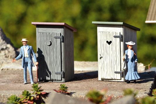 Piko 62719 G Scale Outhouse 2-Pack, Built-Up