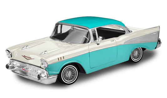 Motormax 79029TR 1/24 1957 Chevrolet Bel Air Lowrider, Get Low
