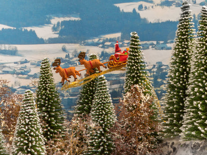 Noch 15924 HO Scale Santa Claus with Sleigh & 4 Reindeer