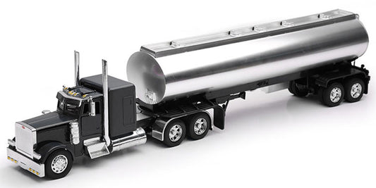 New Ray SS-14323A 1/32 Peterbilt 379 with Oil Tanker