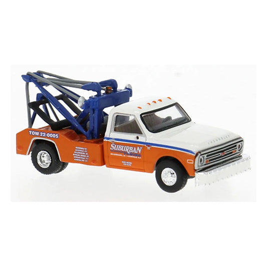 brekina 19667 1 87 suburban 1968 chevy c 30 wrecker diecast