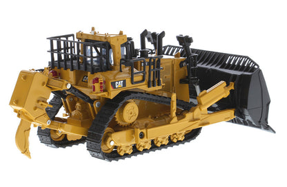 Diecast Masters 85637 1/64 Caterpillar D11 Dozer with 2 Blades