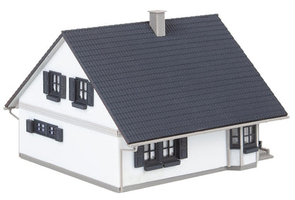 Faller 130640 HO Scale Renovated Detached House Model Kit