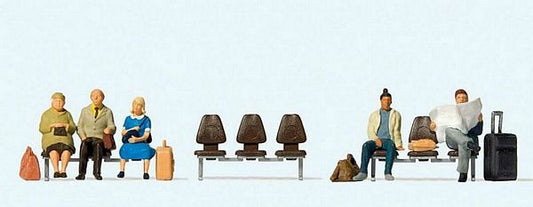 Preiser 10660 HO Scale Waiting Travelers #1 5 Figures, 3 Seat Rows
