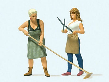 Preiser 44929 G Scale Women Working in the Garden pkg(2)