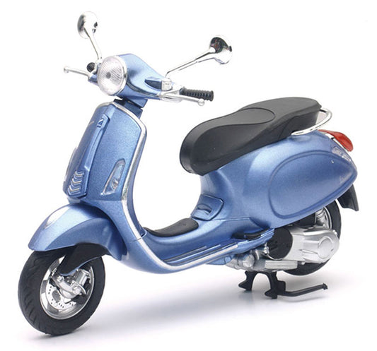 New Ray 57553-B 1/12 Vespa Primavera Scooter, Blue