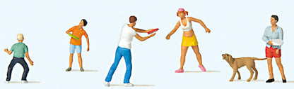 Preiser 10696 HO Scale Outdoor Fun 5 People & 1 Dog