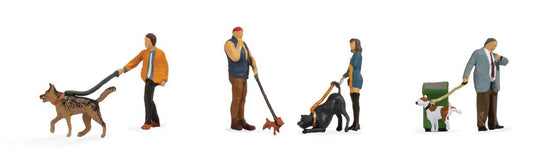 Walthers SceneMaster 6082 HO People with Dogs Set