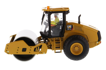 Diecast Masters 85589 1/50 Caterpillar CS11 GC Soil Compactor