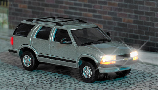 Busch 5658 HO Scale Chevrolet Blazer SUV, Working Lights