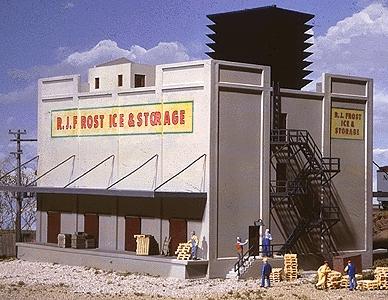 Walthers Cornerstone 933-3020 HO Scale RJ Frost Ice & Storage -- Kit