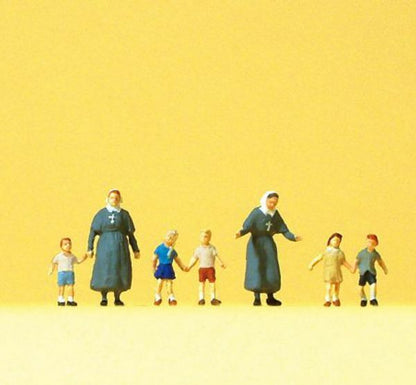 Preiser 79211 N Scale Pedestrians Protestant Sisters w/Children pkg(7)