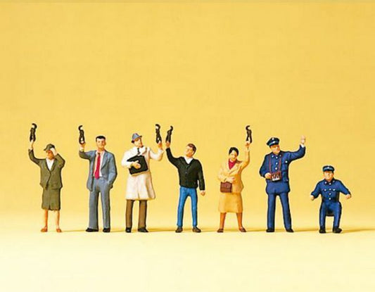 Preiser 79141 N Scale Passengers -- Streetcar Driver & Passengers