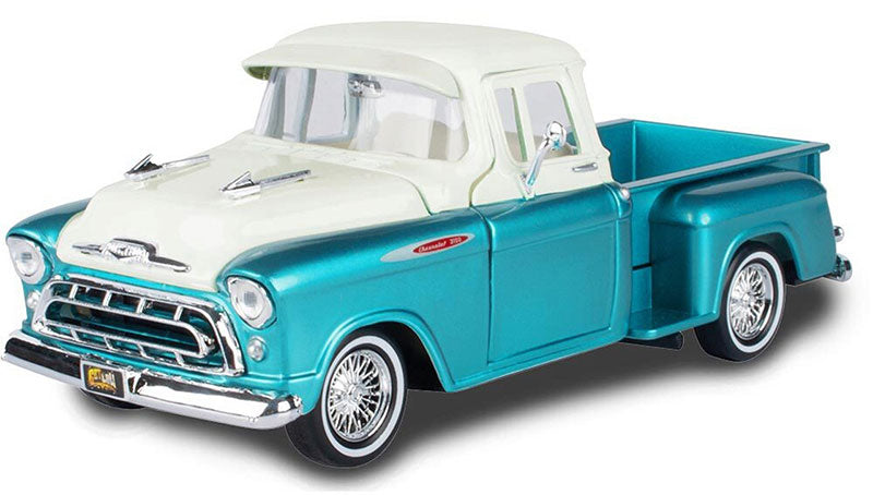 Motormax 79032-LBLW 1/24 Scale 1957 Chevrolet 3100 Stepside Pickup