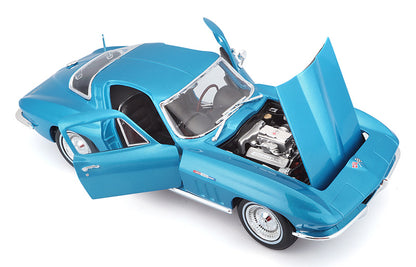 Maisto 31640BL 1/18 1965 Chevrolet Corvette, Metallic Light Blue