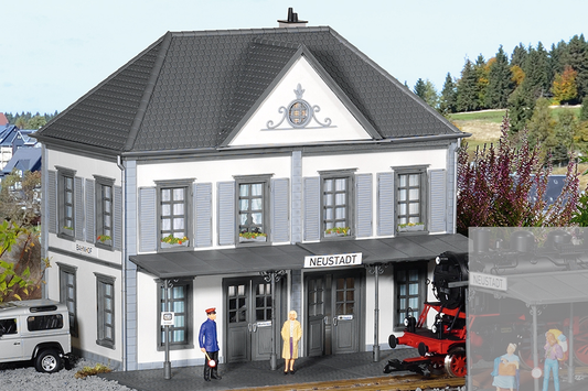 Piko 62030 G Scale Neustadt Station, Building Kit