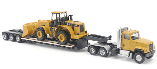 Diecast Masters 84418 1/87 Caterpillar CT681 Day Cab Tractor