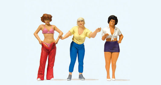 Preiser 44902 G Scale Women at Campsite 3-Figure Set