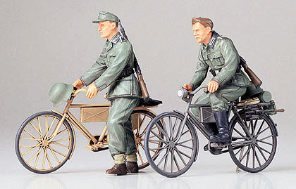 Tamiya 35240 1/35 German Soldiers w/Bicycles