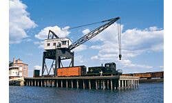 Walthers Cornerstone 933-3067 HO Pier & Traveling Crane Kit