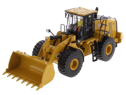 Diecast Masters 85686 1/50 Caterpillar 966 Wheel Loader