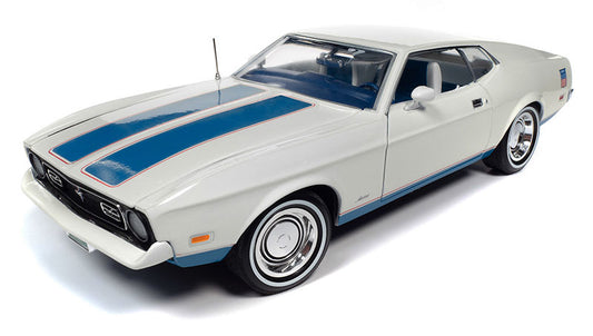 American Muscle 1286 1/18 1972 Ford Mustang Fastback, White