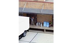 Walthers SceneMaster 949-4136 HO Milk Cans, Bottles & Cases