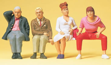 Preiser 45121 G Scale Pedestrians Seated Travellers #1