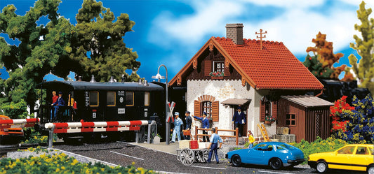 Faller 120130 HO Scale Gatekeeper's Lodge Model Kit