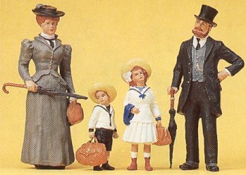 Preiser 45062 G Scale Recreation & Sports Family on Holiday pkg(4)