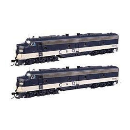 Walthers Proto 920-49910 HO EMD E8 A-A DC - C&O #4020 & 4025