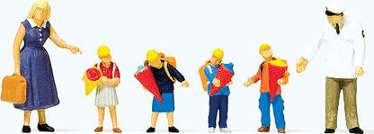 Preiser 10596 HO Scale Pedestrians First Day at School Man, Woman, 4