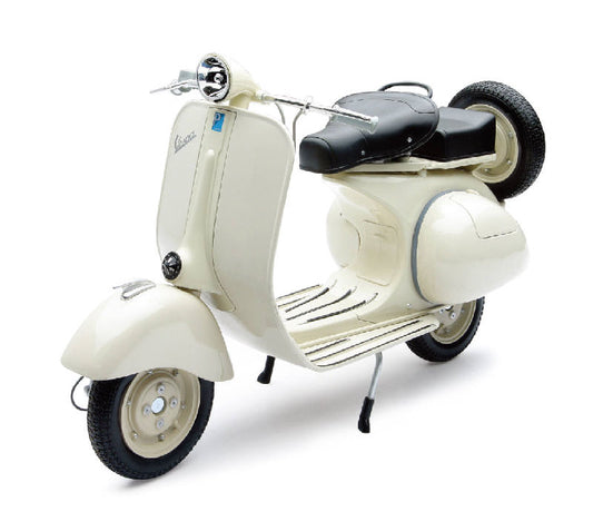 New Ray 49273 1/6 Vespa 150VL1T Scooter, White