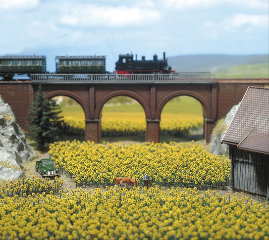 Busch 8103 N/TT Scale Sunflower Field Kit, 96 Flowers