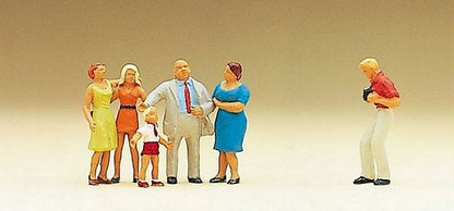 Preiser 10278 HO Scale Pedestrians Family Picture pkg(6)