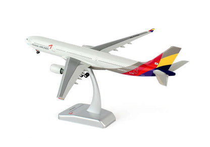 Hogan Wings HG4999G Asiana A330-300 1/200 W/Gear Reg#Hl7754
