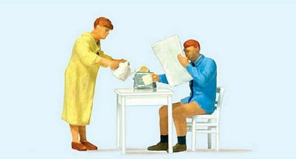 Preiser 28116 HO Scale Individual Figure Eating Breakfast