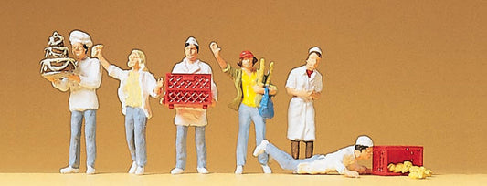 Preiser 10377 HO Scale At the Bakery Figure Set