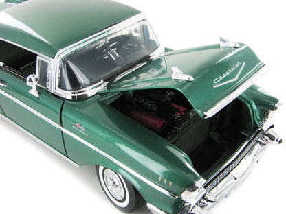 Motormax 73180AC-DGR 1/18 1957 Chevrolet Bel Air, Dark Green
